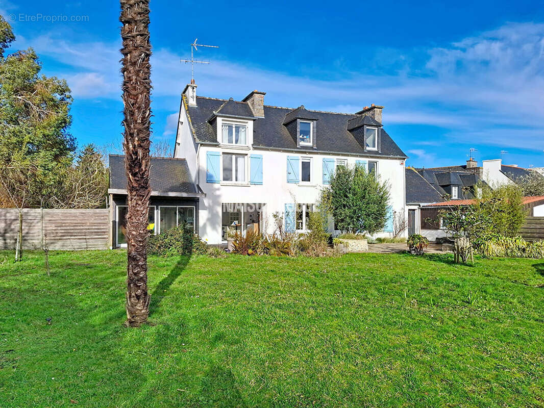 Maison à YFFINIAC