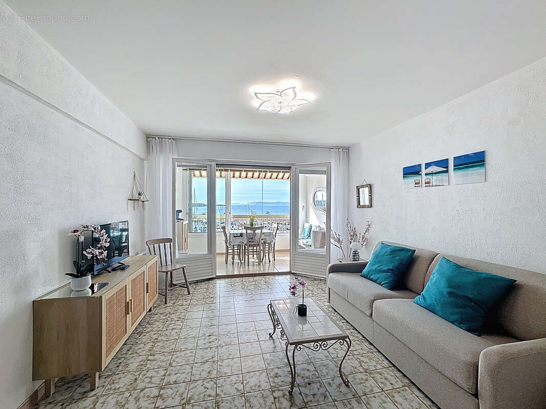 Appartement à SIX-FOURS-LES-PLAGES