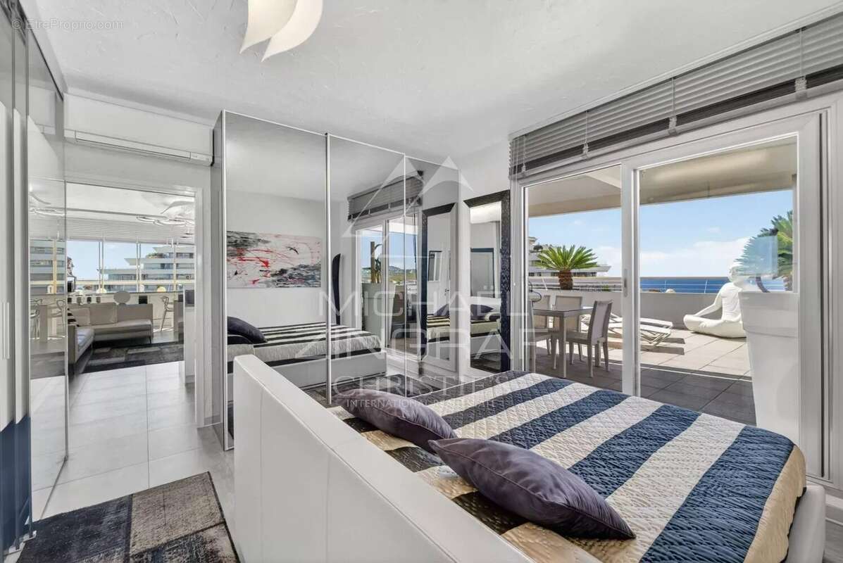 Appartement à VILLENEUVE-LOUBET