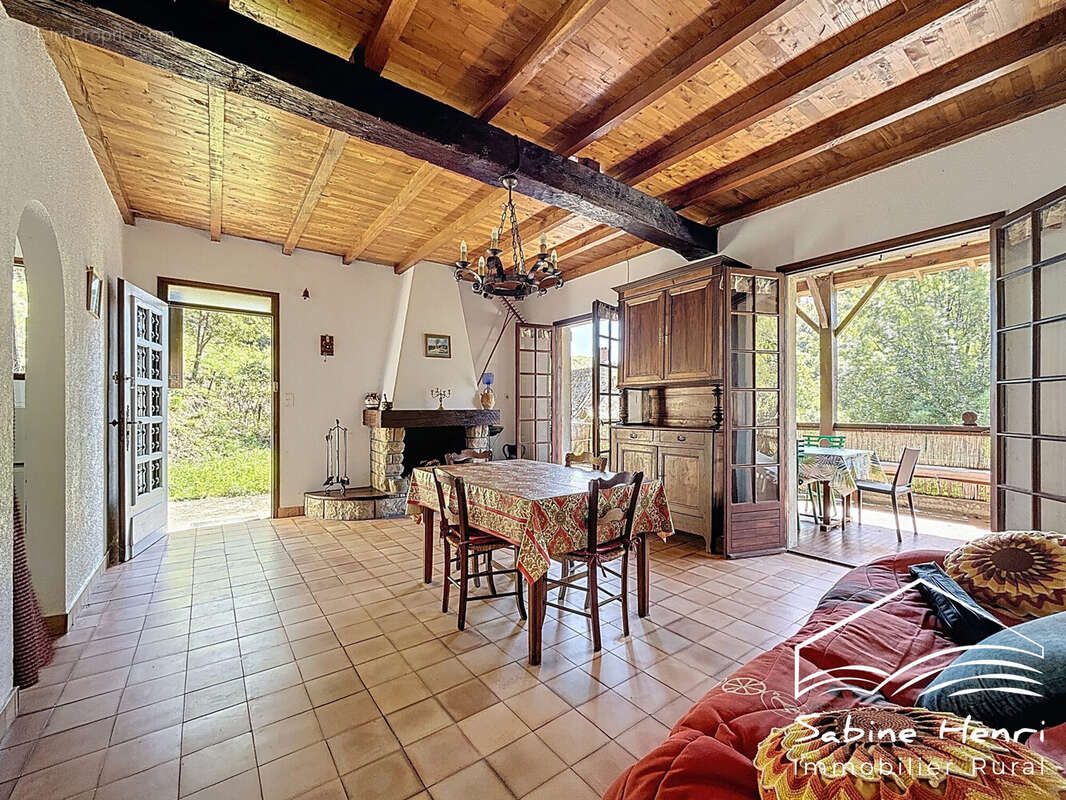 Maison 50 m² à Crespin  - photo 4