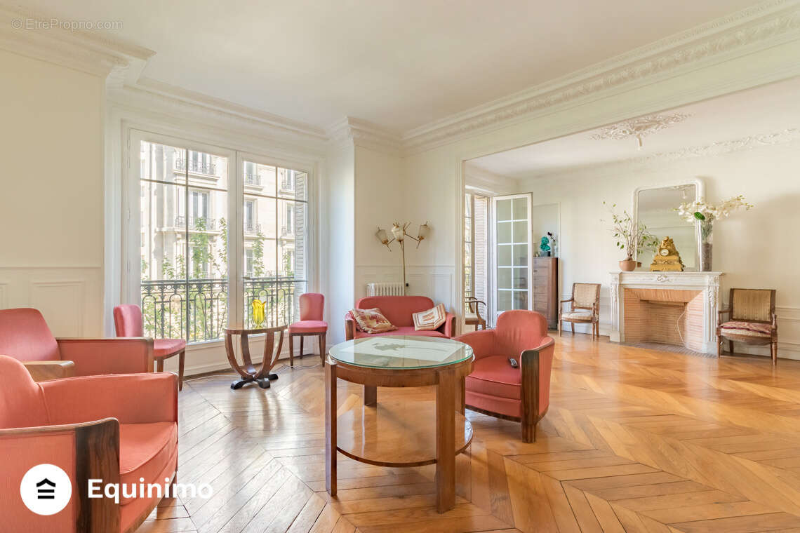 Appartement à PARIS-18E