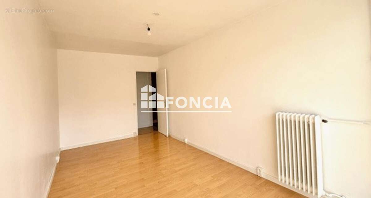 Appartement à PARIS-20E