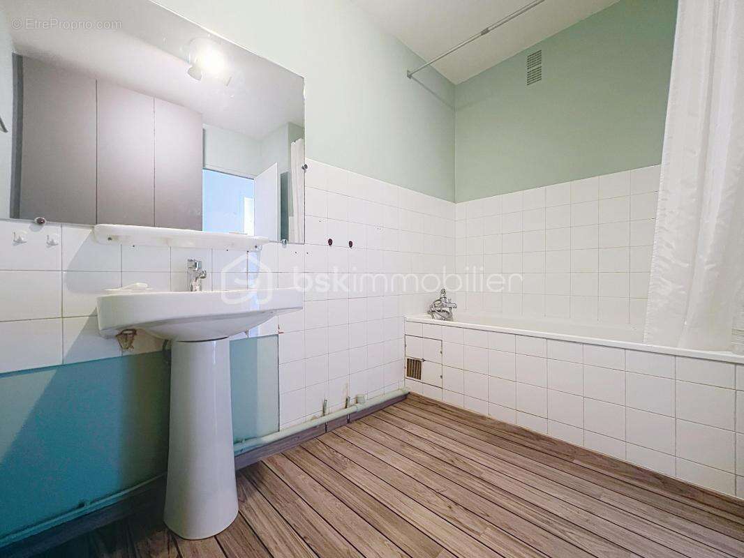 Appartement à SAINT-MARTIN-D'HERES