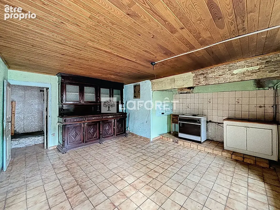Corps de ferme en pierre avec grange - 151 m² -Fort potentiel - photo 4