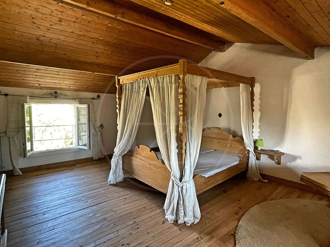 Maison à RAZAC-DE-SAUSSIGNAC