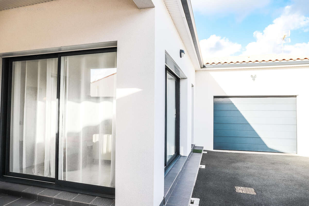 Maison à VAUX-SUR-MER