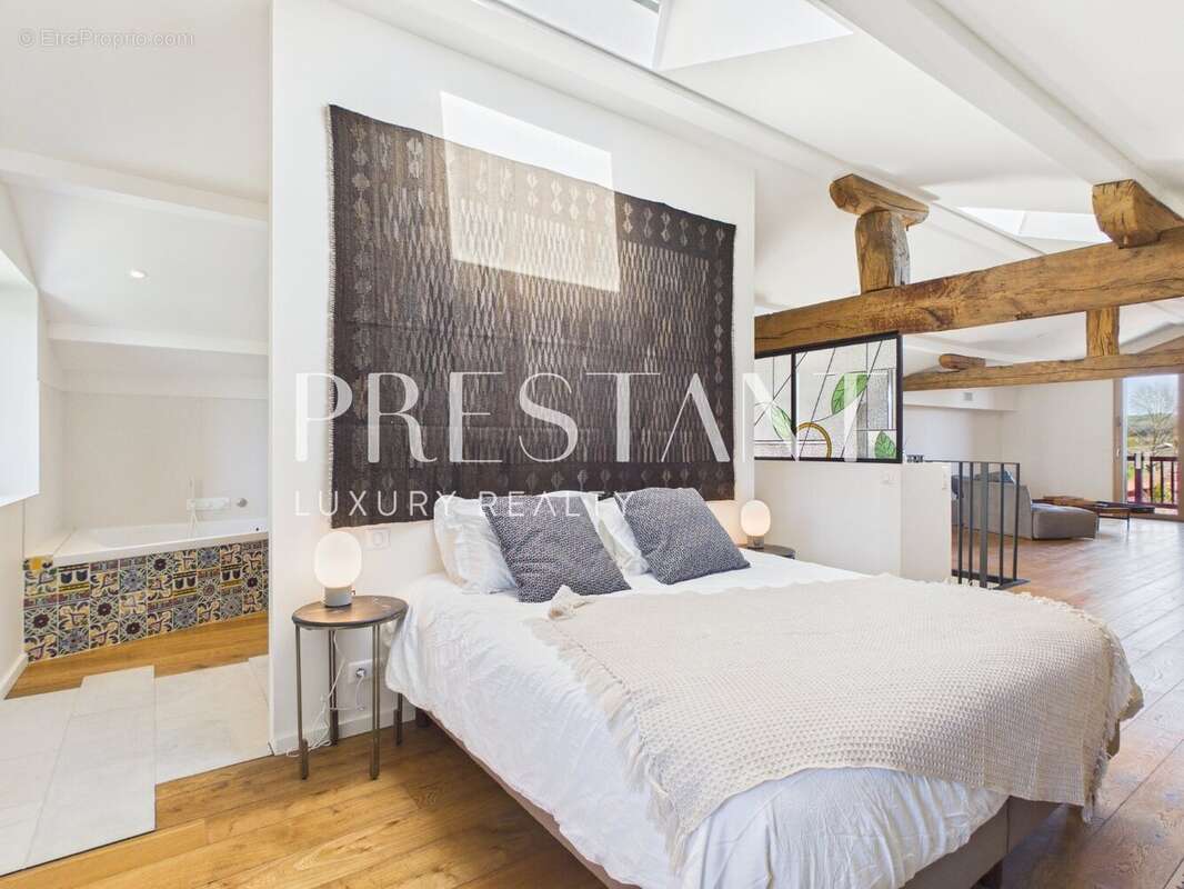 Maison à LARRESSORE