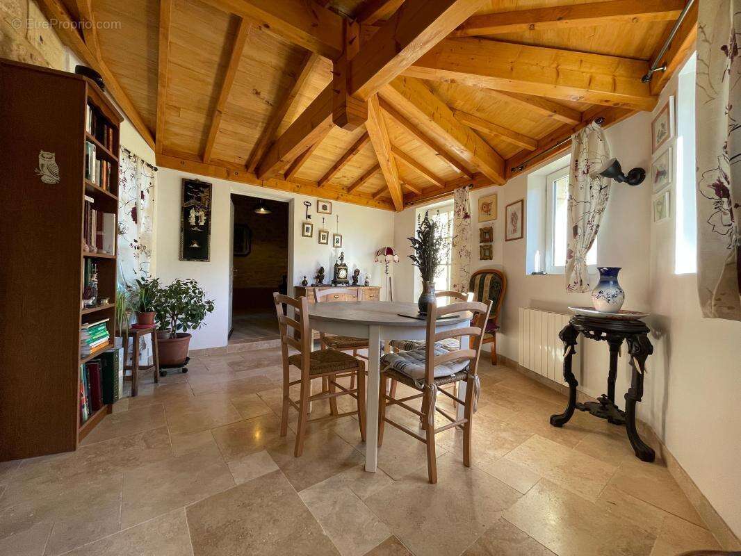 Maison à SAINTE-ALVERE