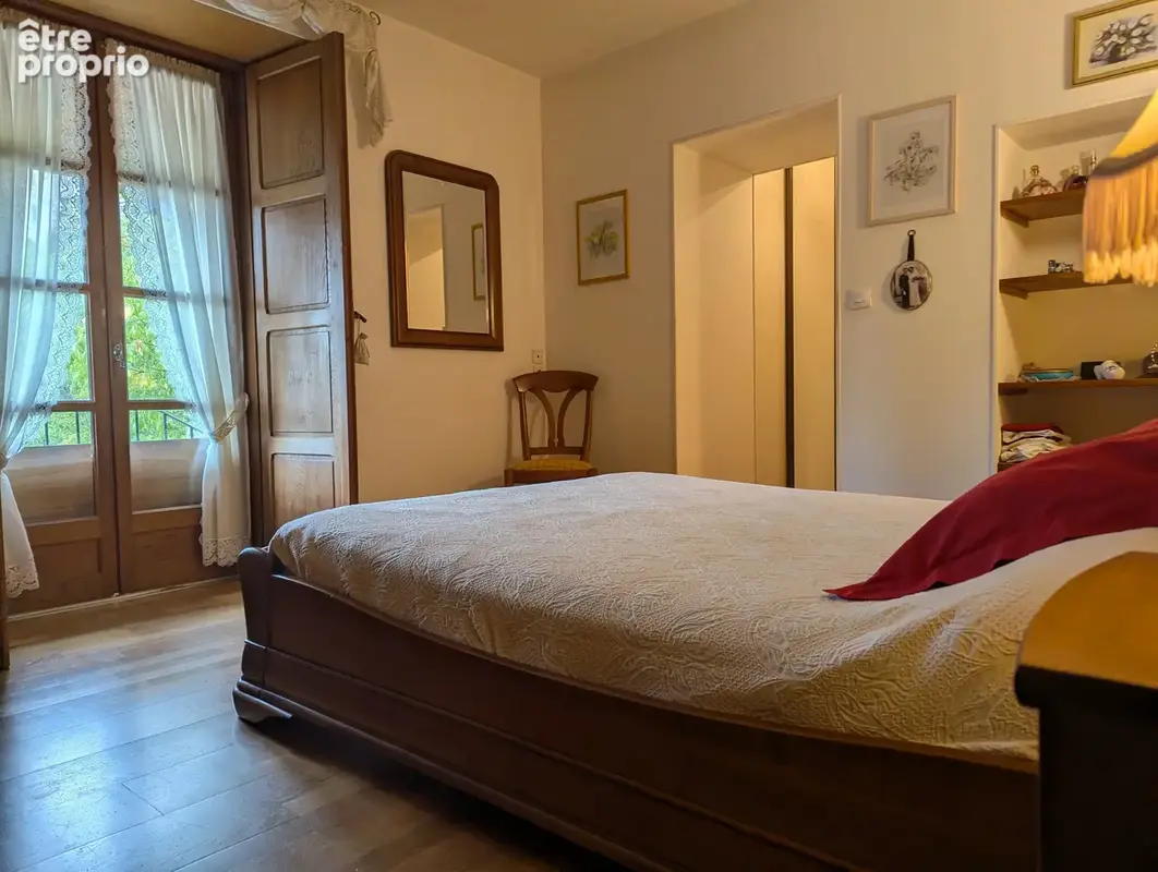Belle propriété de caractère, idéalement située à quelques minutes à pied de Saint-Benoît-du-Sault - photo 6