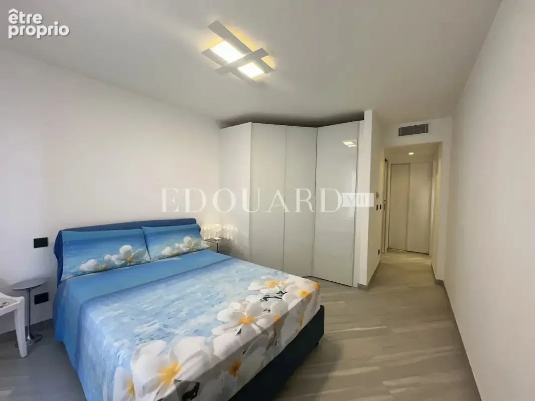 Trois pièces en superbe état avec grande terrasse et possibilité double garage, en plein centre de Menton - photo 9