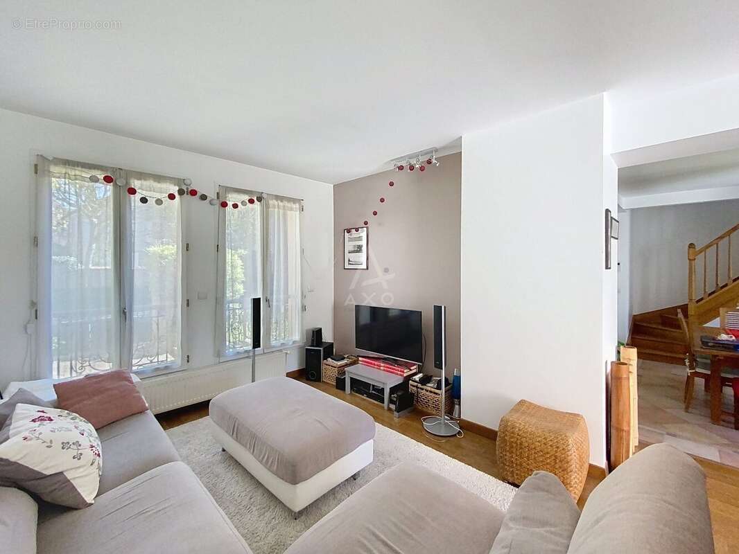 Maison à SAINT-MAUR-DES-FOSSES