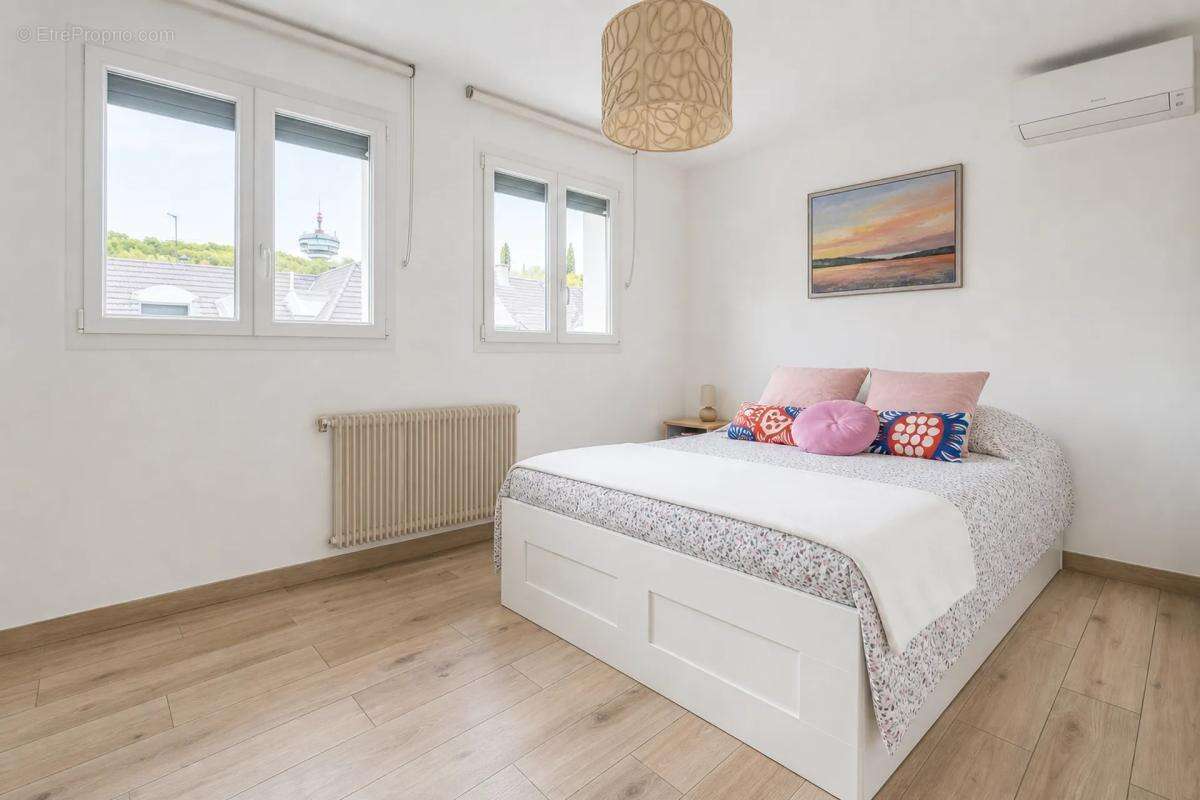 Maison spacieuse et rénovée à Romainville - photo 5