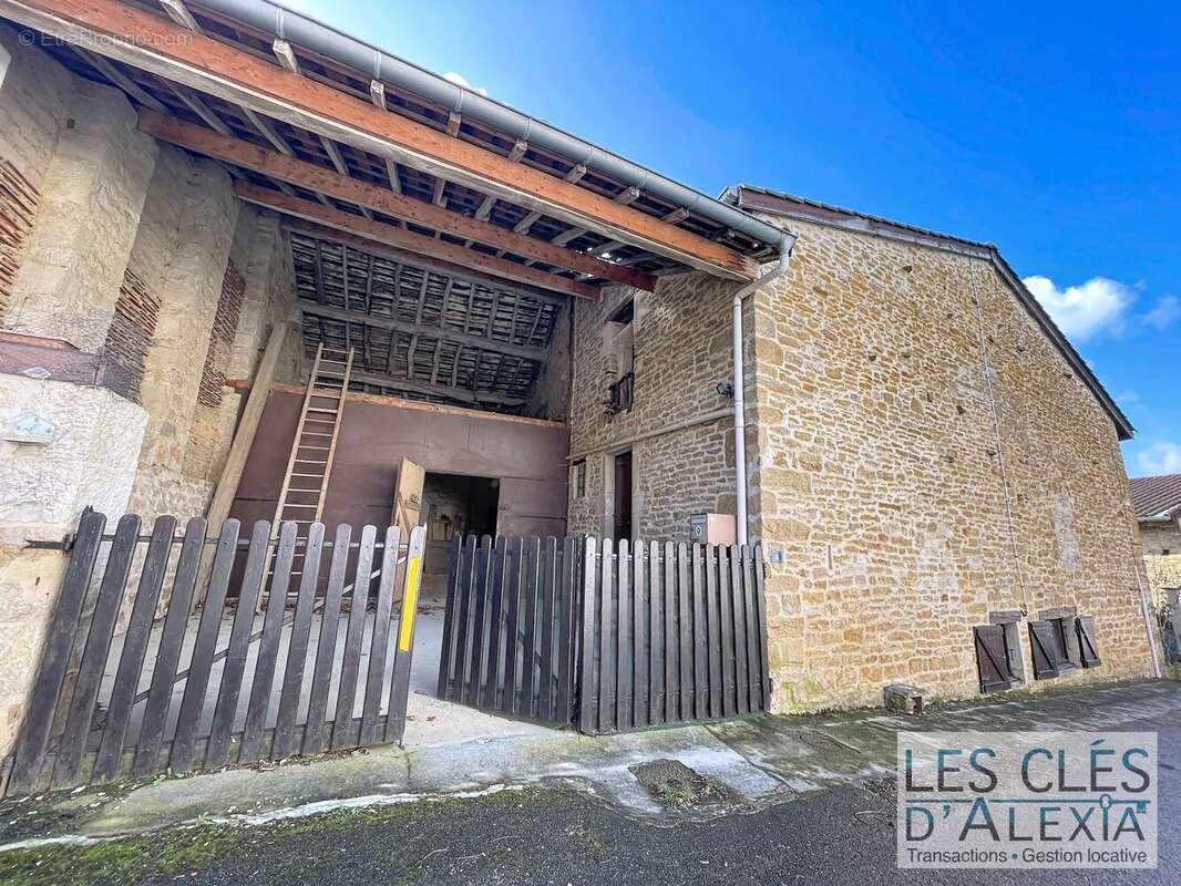 Appartement à JOUDES