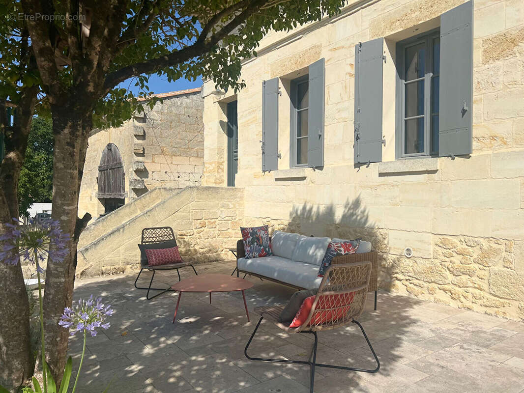 Maison à SAINT-EMILION