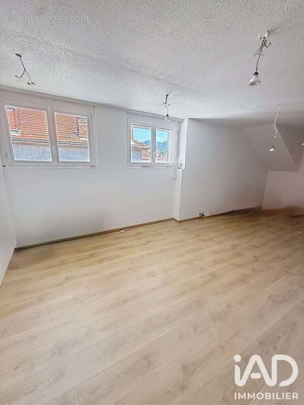 Appartement 72 m² à Lancrans  - photo 4