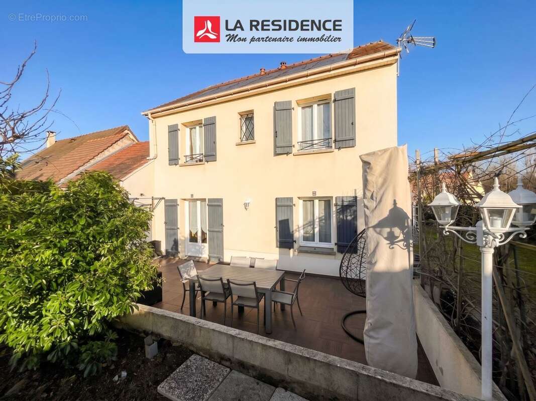 Maison à SAINT-OUEN-L'AUMONE