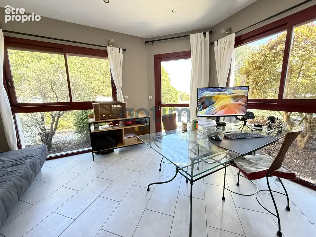 MONTAIGU-VENDEE, La Guyonnière, centre, plain pied 184m2 hab, 4 ch, salle jeux, dépendances, 800m2 terrain - photo 10