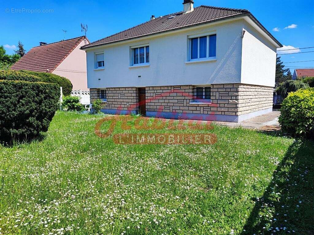 Maison à COURTRY