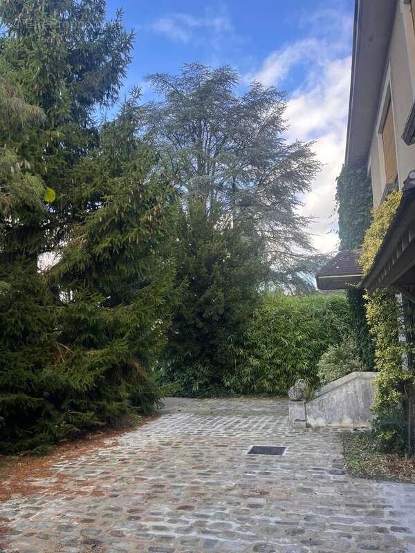 Maison à POIGNY-LA-FORET