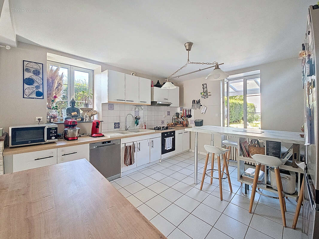 Maison à MONTREVEL-EN-BRESSE