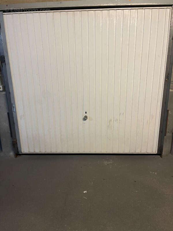 Parking à PARIS-15E