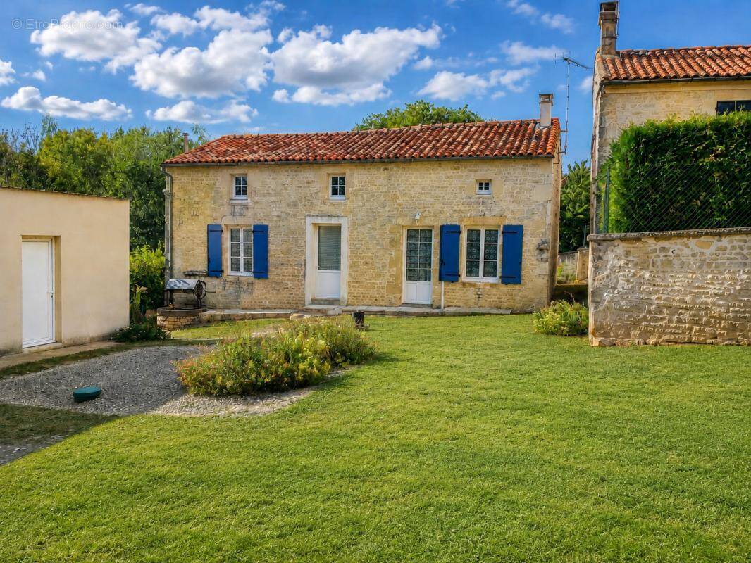 Maison à LONGRE