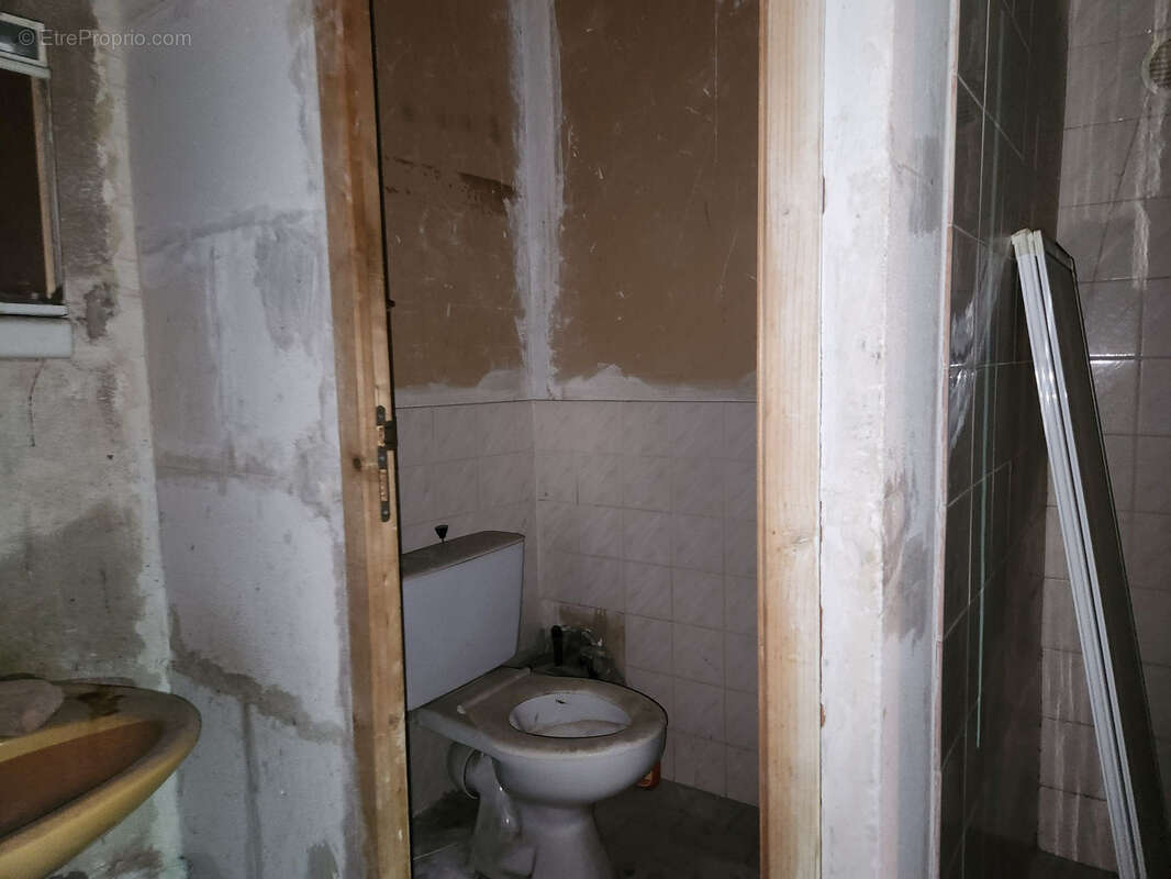 Maison à SAINTE-CECILE-LES-VIGNES