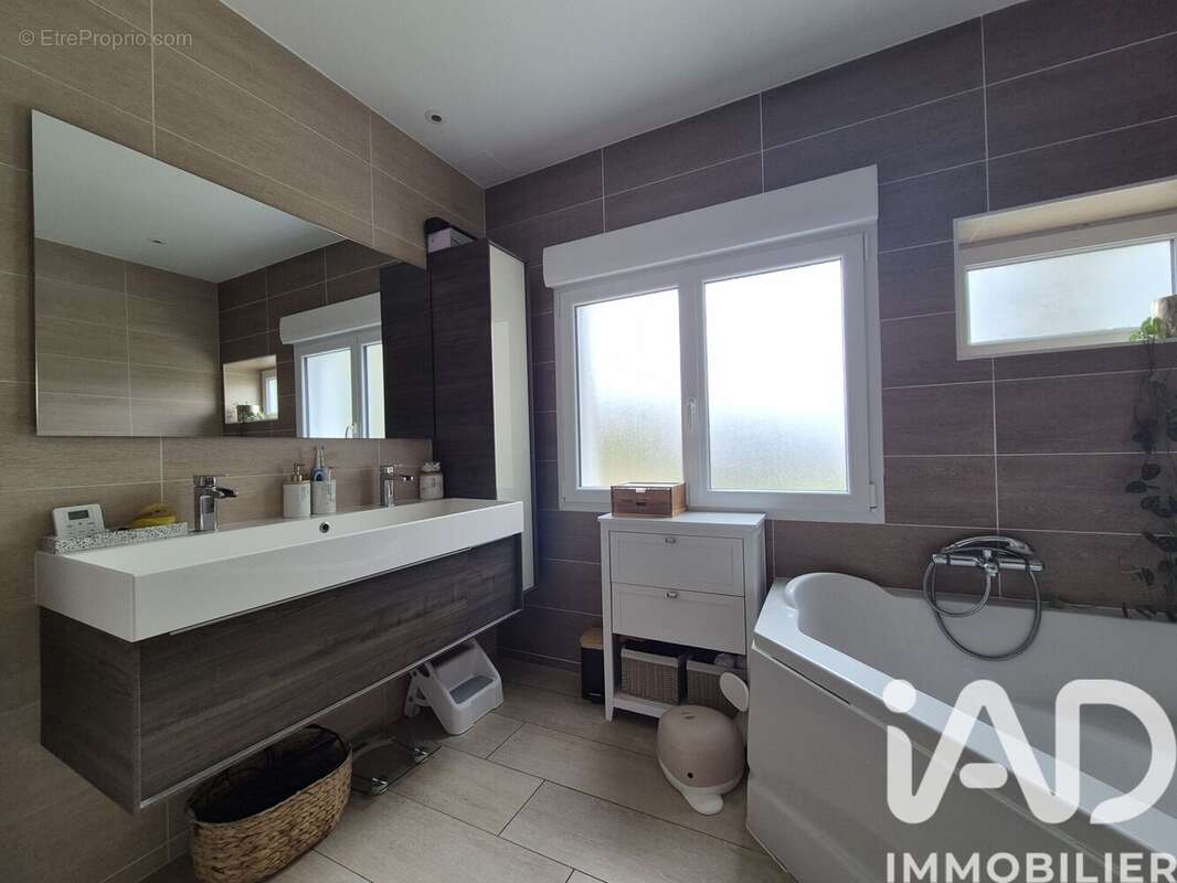 Maison 114 m² à Thouars  - photo 7