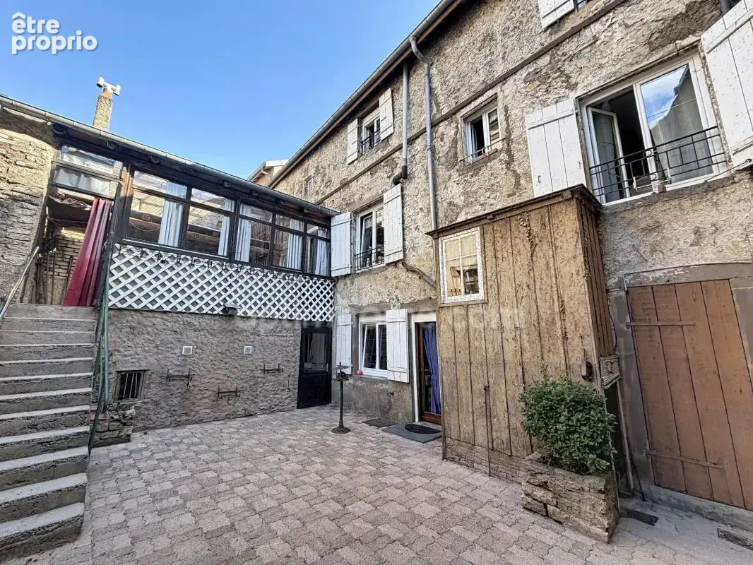 Grande maison familiale pleine de charme et de potentiel - photo 3