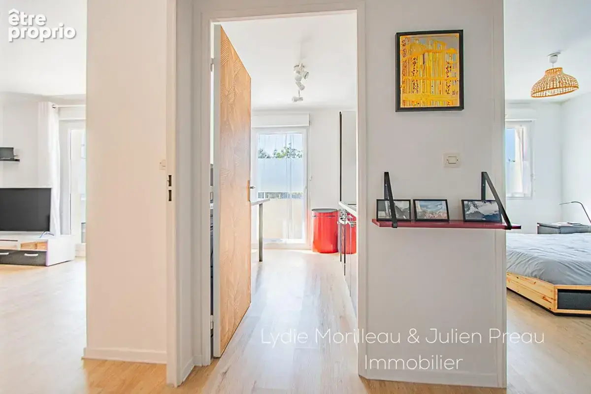 LA CHAPELLE-SUR-ERDRE - Centre-bourg - T2 avec balcon (46 m²) - photo 2