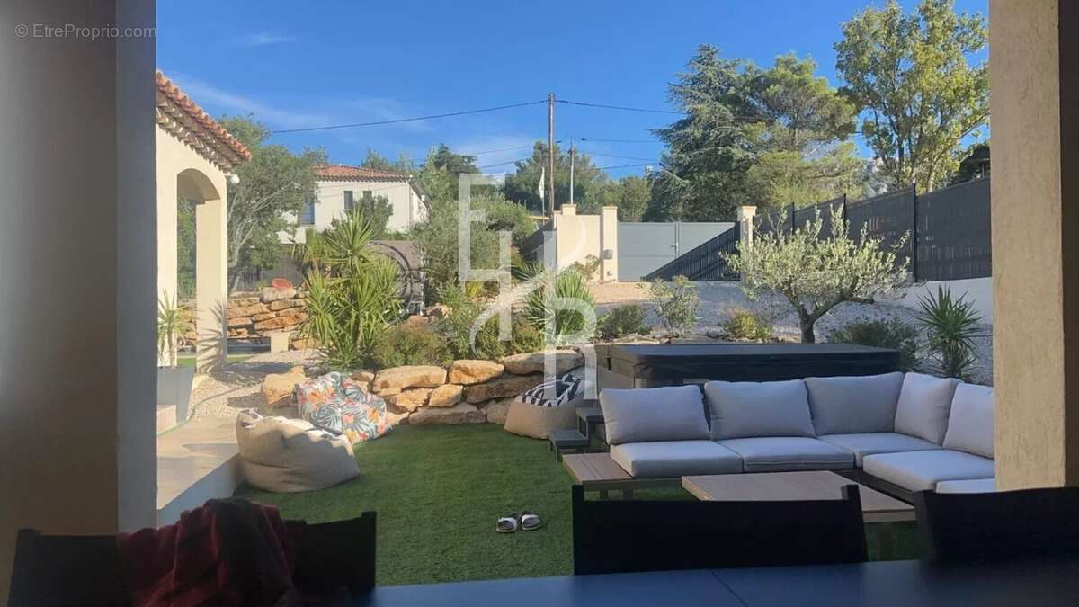 Maison à PLAN-D&#039;AUPS-SAINTE-BAUME