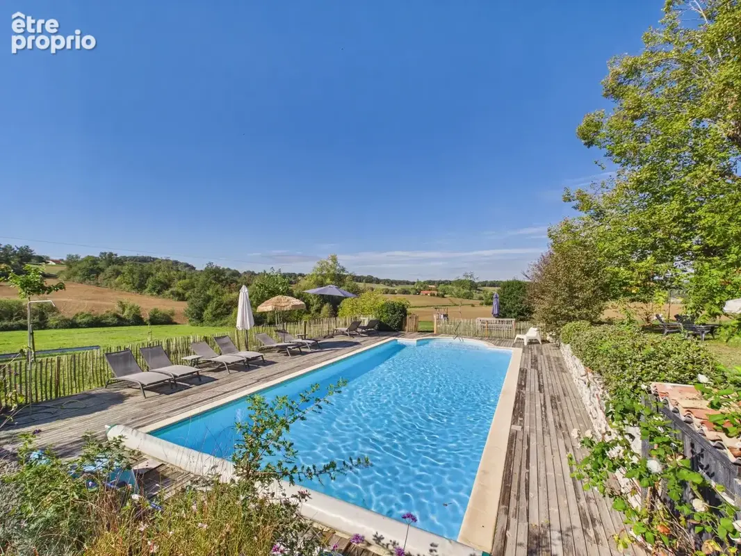Demeure historique de charme avec gîtes et piscine au cœur d’un domaine de 2 hectares - photo 17