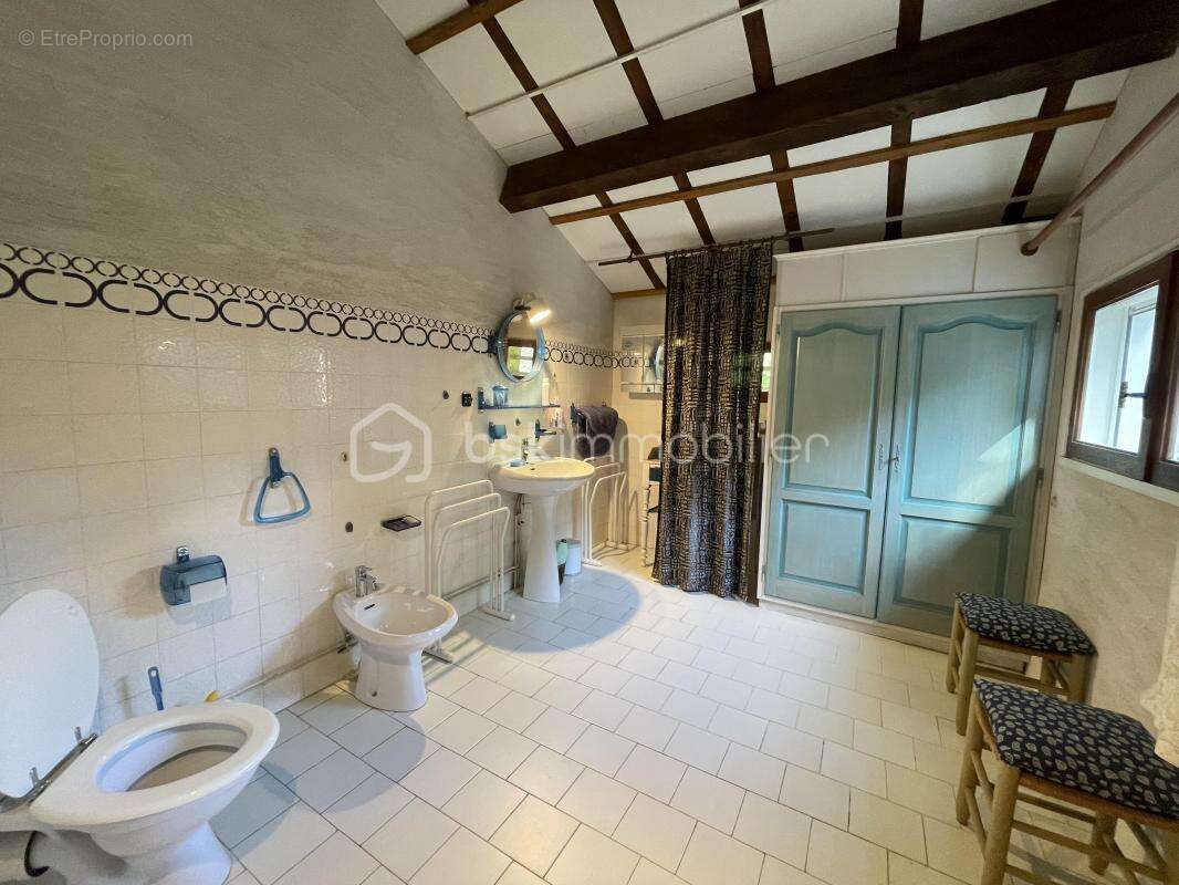 Maison à MURAT-SUR-VEBRE