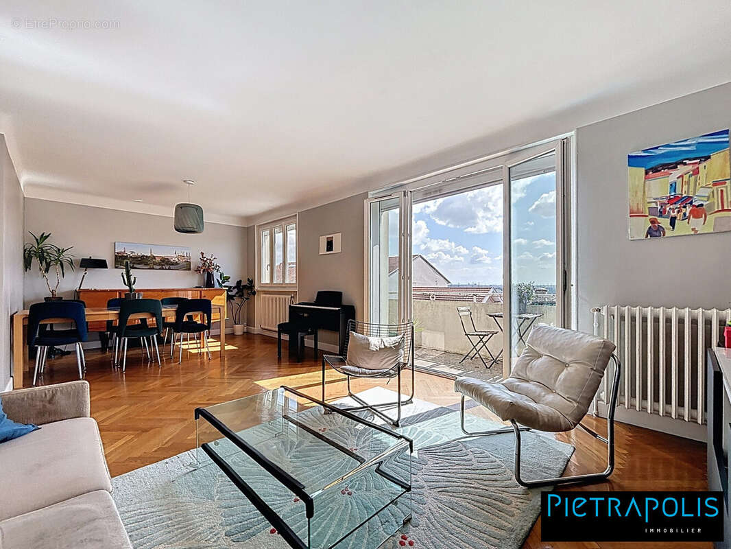 Appartement à OULLINS