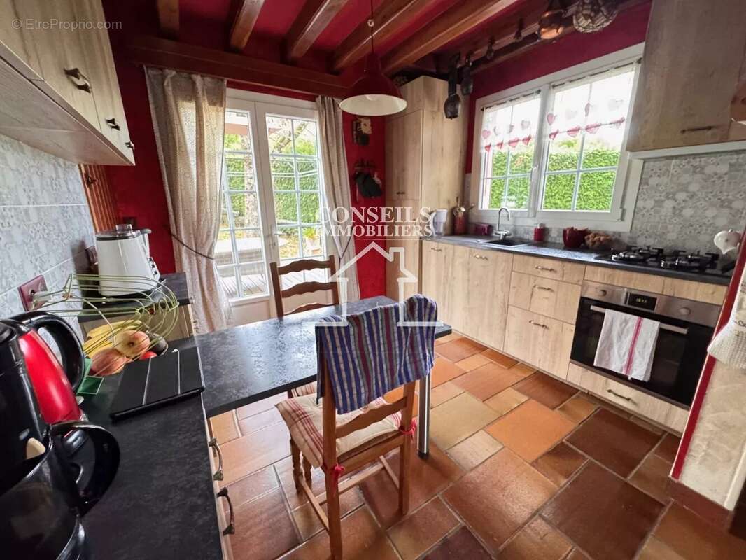 Maison à VILLENEUVE-SUR-YONNE