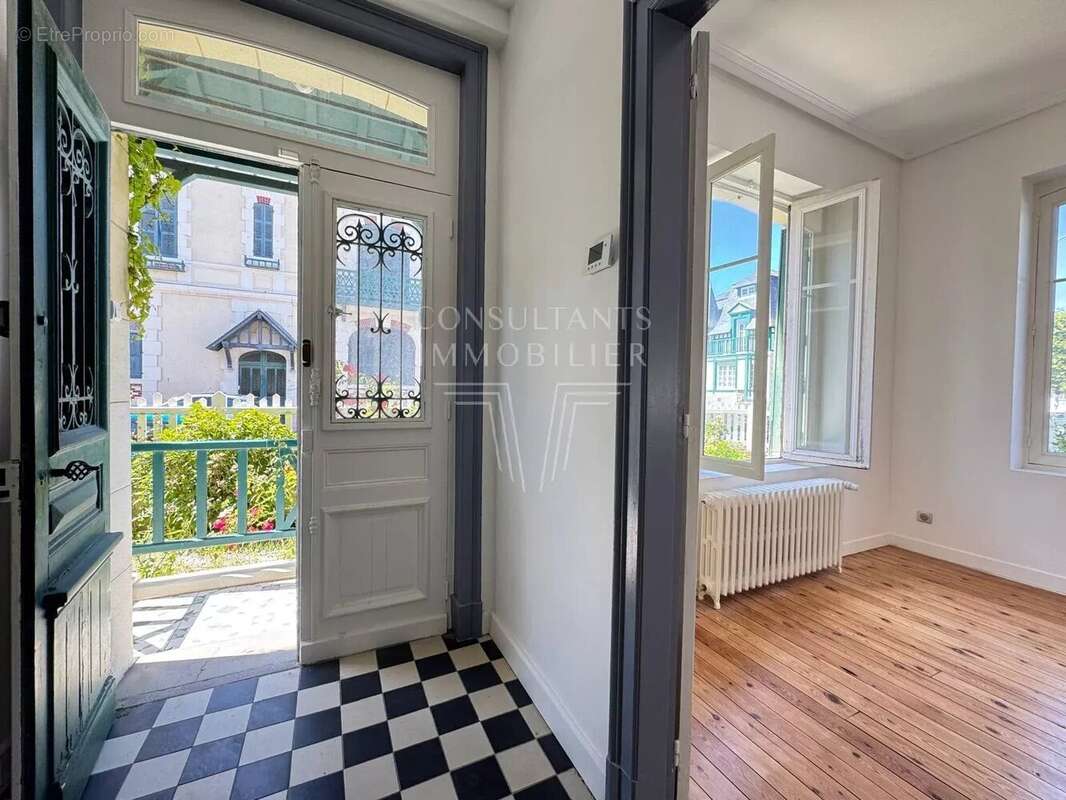 Deauville - villa 5 chambres - parfait etat - photo 4