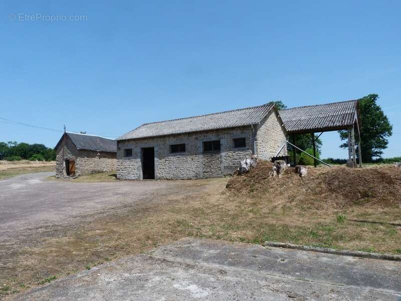 Corps de ferme plein de charme à rénover sur 2.6 hectares Proche du Lac de Kerne Huel 18 km au nord de Rostrenen - photo 10