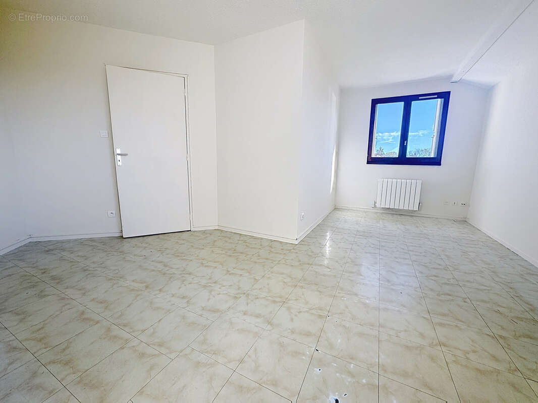 Appartement à SAINT-GENIS-LAVAL