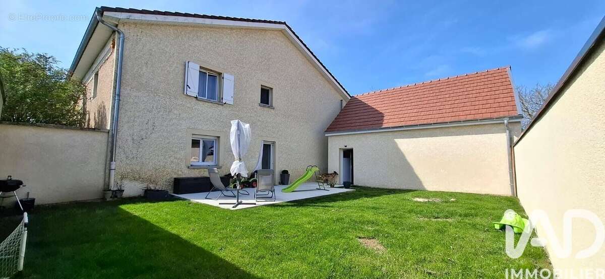 Maison 140 m² à Saint-Aubin  - photo 7