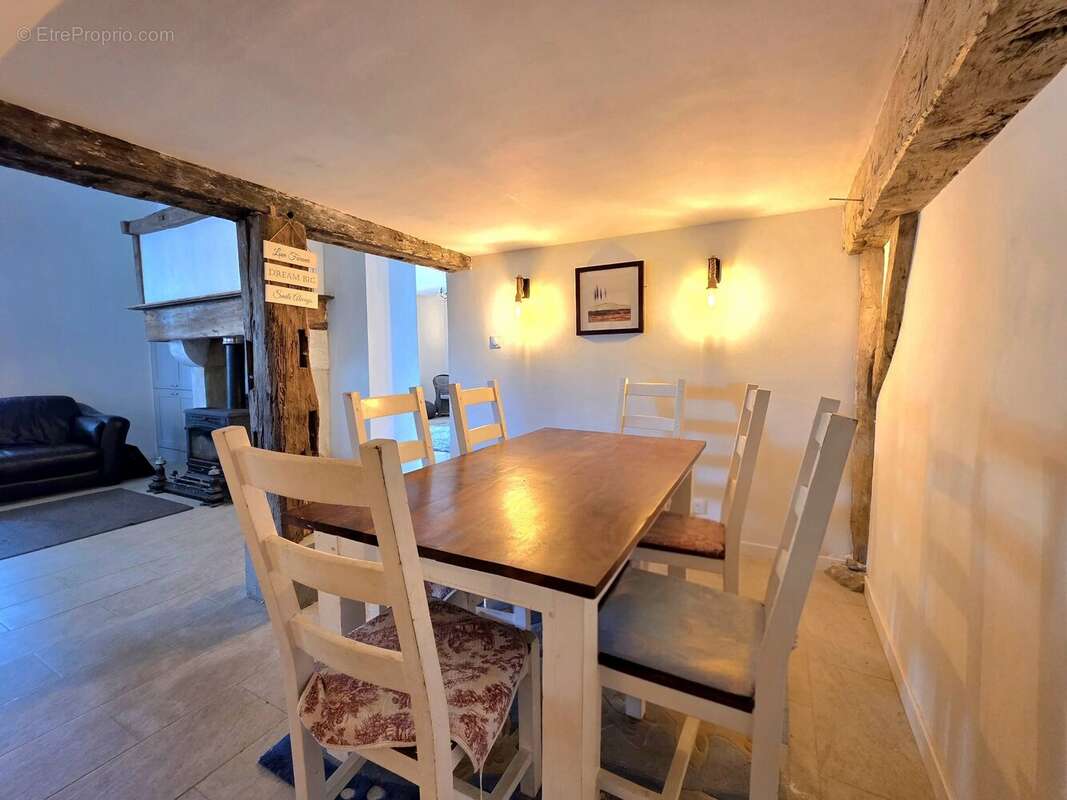 Maison de caractère en pierre rénovée avec vaste grange, près de Lauzun - photo 5