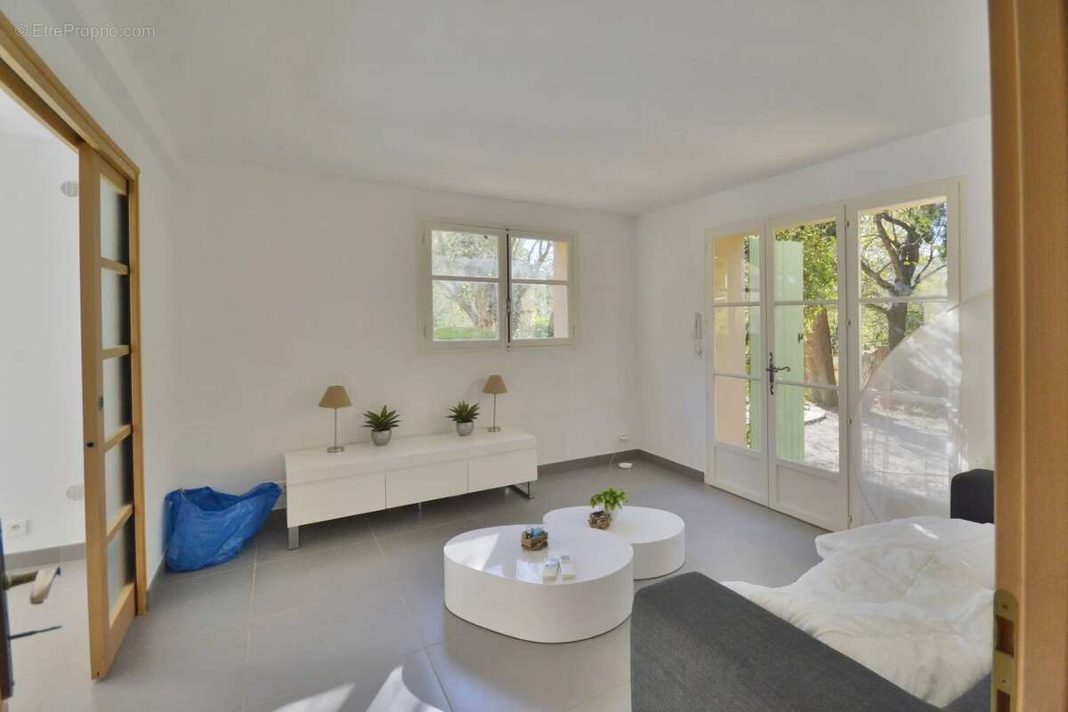 Maison à TOURRETTES-SUR-LOUP