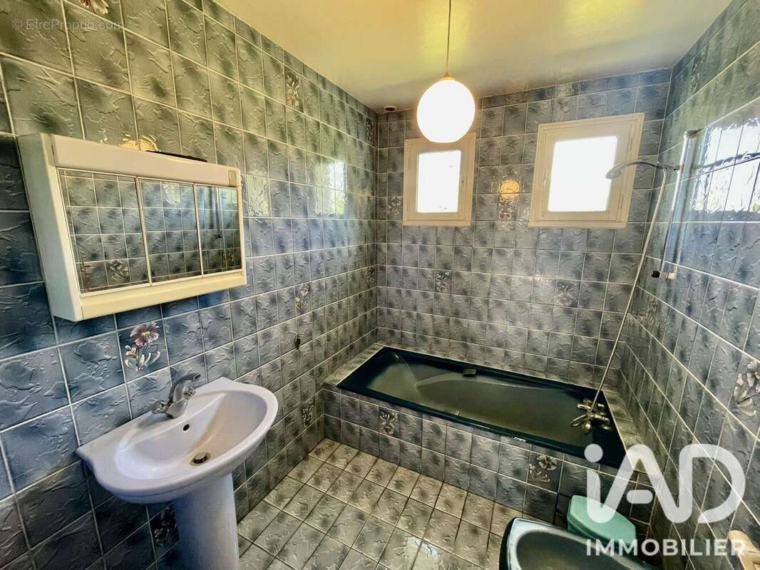 Maison 128 m² à Gouarec  - photo 6