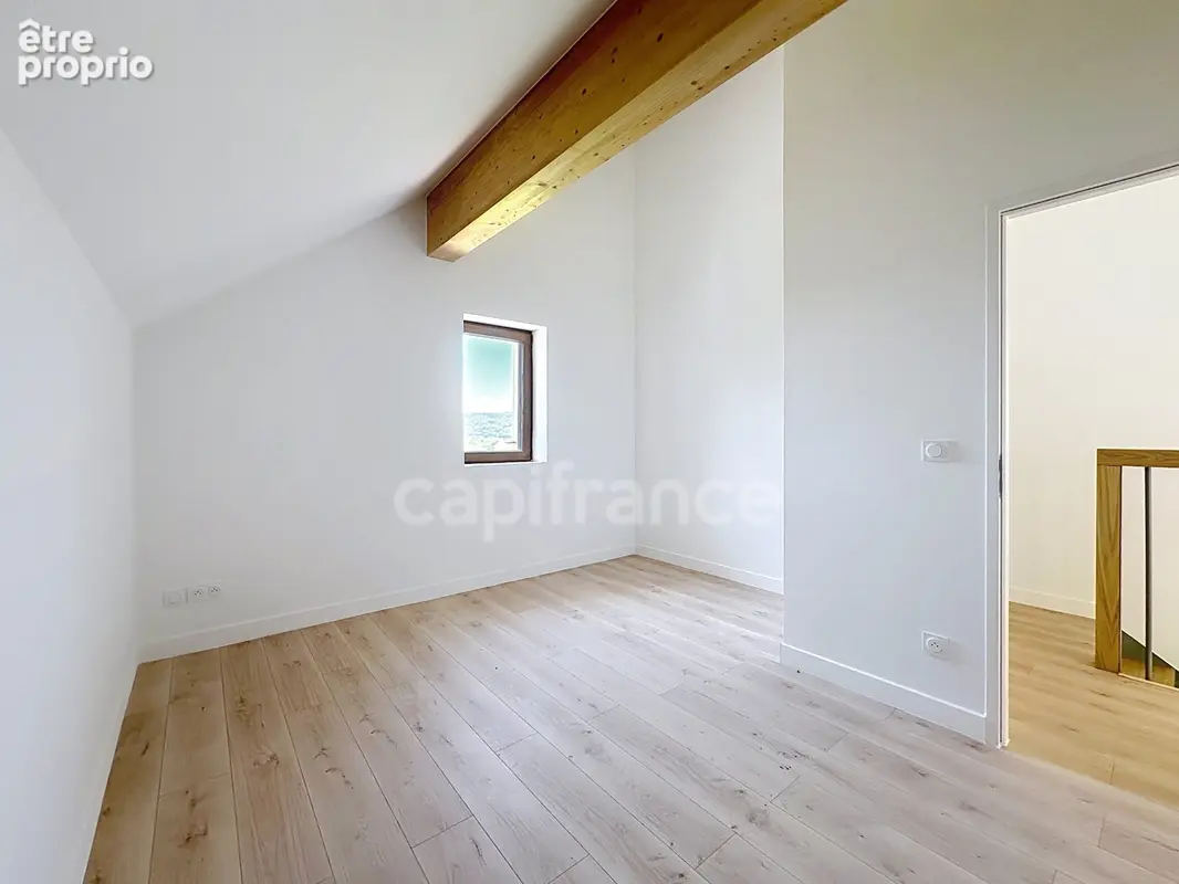 Maison mitoyenne triplex entièrement rénovée -  CERCIER (74) - photo 7