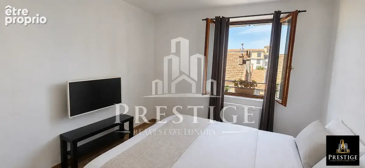 HYÈRES CENTRE — Appartement T2 - photo 4