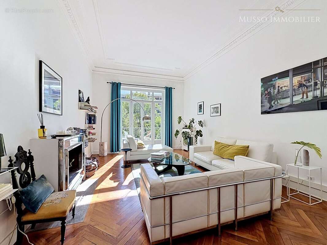 Appartement 252 m² à Marseille-8e  - photo 6