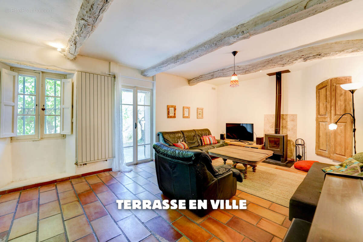 Maison à ENTRECASTEAUX