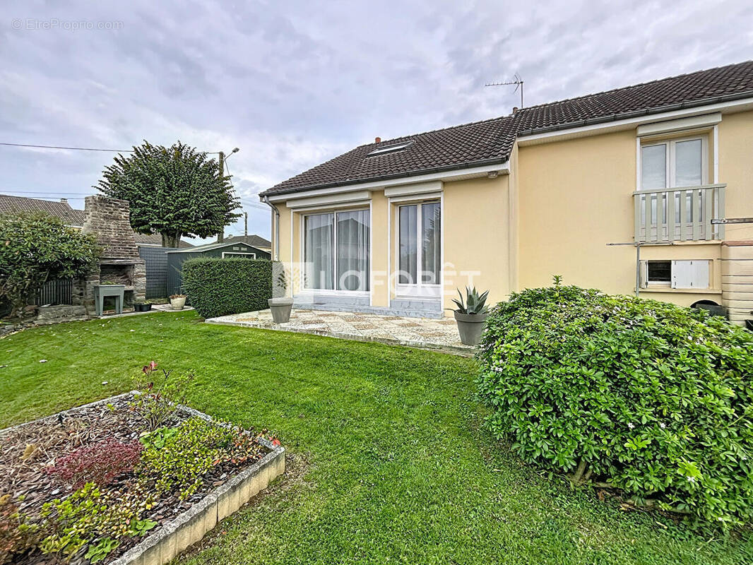 Maison à SAINT-GEORGES-DES-GROSEILLERS