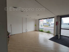 Commerce à SAINT-JULIEN-LES-VILLAS