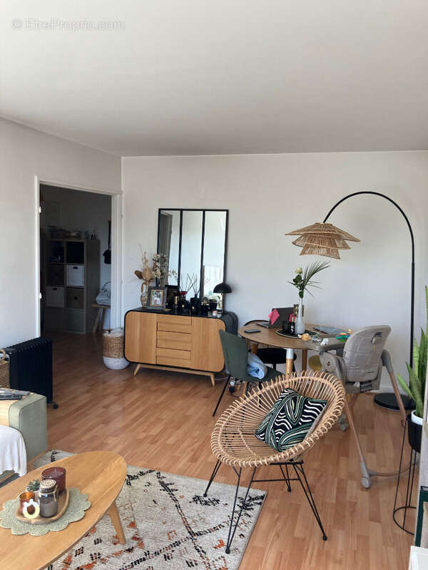 Appartement à COURBEVOIE