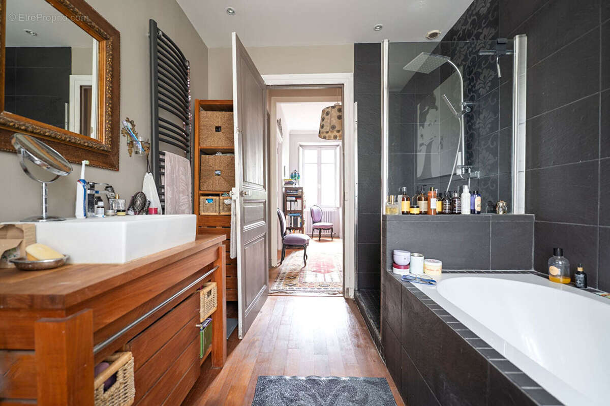 Belle maison de caractère à proximité immédiate de la place Canclaux - photo 10